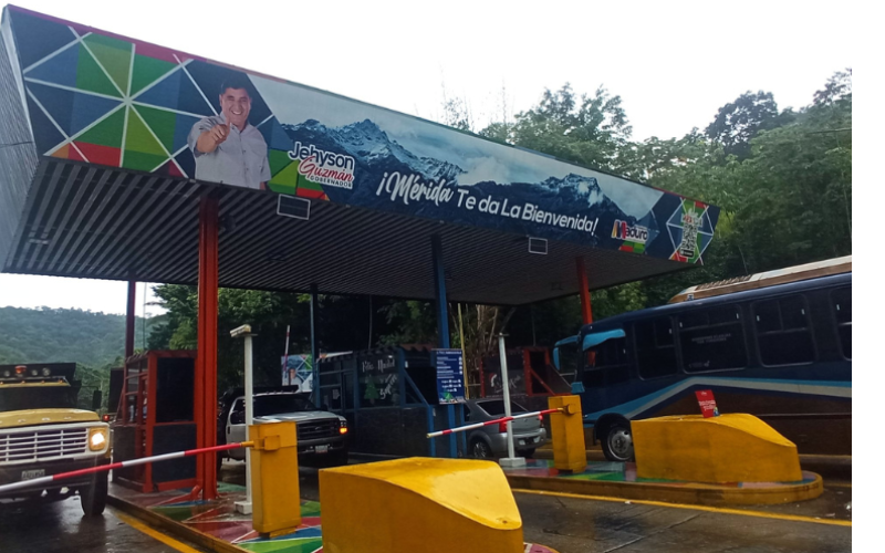 NV Reactivan paso vehicular en la carretera Rafael CalderaLos