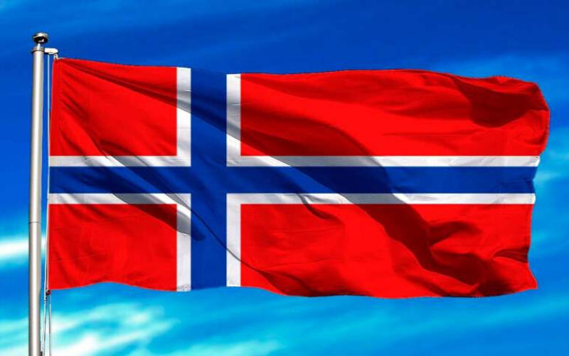 Noruega reabre escuelas y comercios	