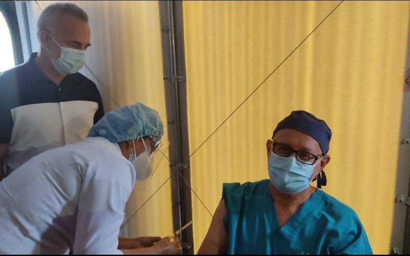 Avanza con éxito vacunación de médicos en Táchira