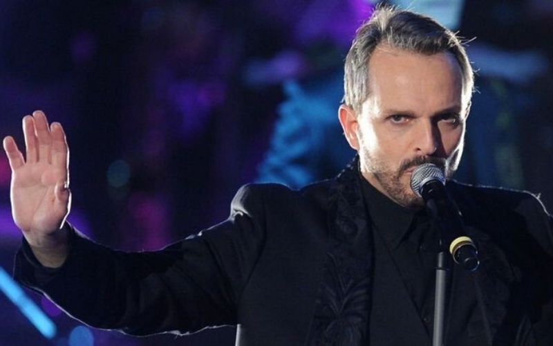 Miguel Bosé señala presunto complot de vacunas contra el Covid-19