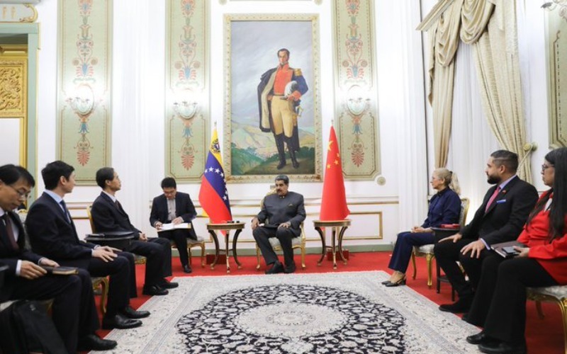 Presidente Nicolás Maduro recibió delegación del Partido Comunista de China
