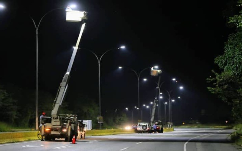 NV Corpoelec instala 200 luminarias con tecnología led en Mérida