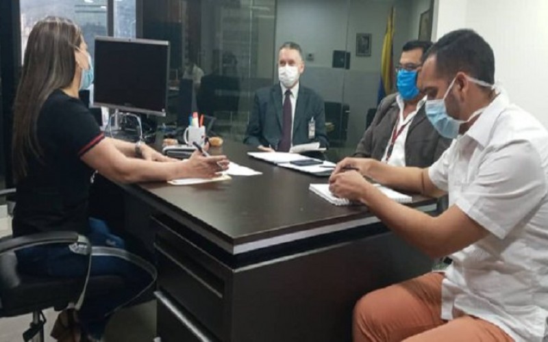 Ministra del Poder Popular para el Servicio Penitenciario, Mirelys Contreras en reunión 